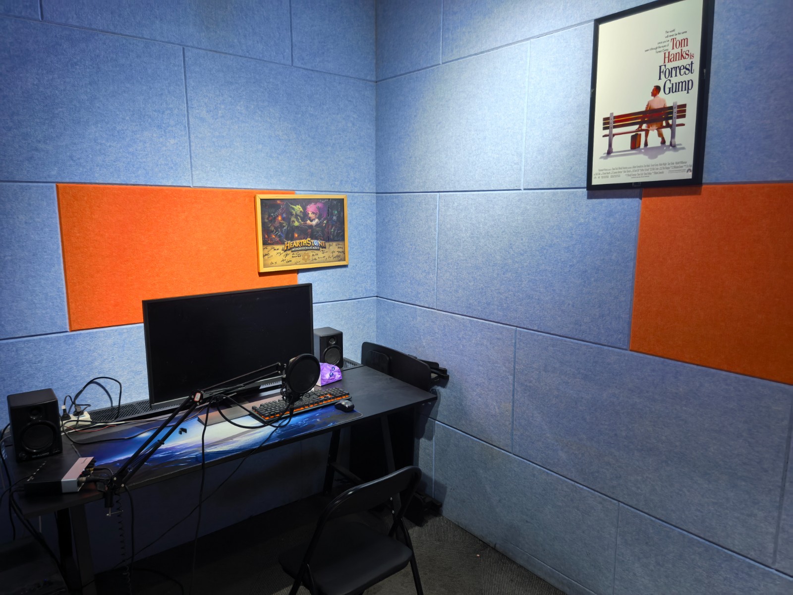 1760698292354162.jpg c7c8a887bf85fb8627b4aa8ccef93cb2_picturecompany_path=jwh7i7tlboi6b0nb.jpg&name=%E5%BD%95%E9%9F%B3%E5%AE%A4.jpg.jpg